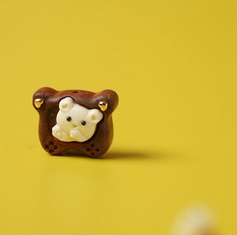 Mysore Sandalwood Inlaid Exquisite Chinese Ice Cream Lion & Bear Accessories