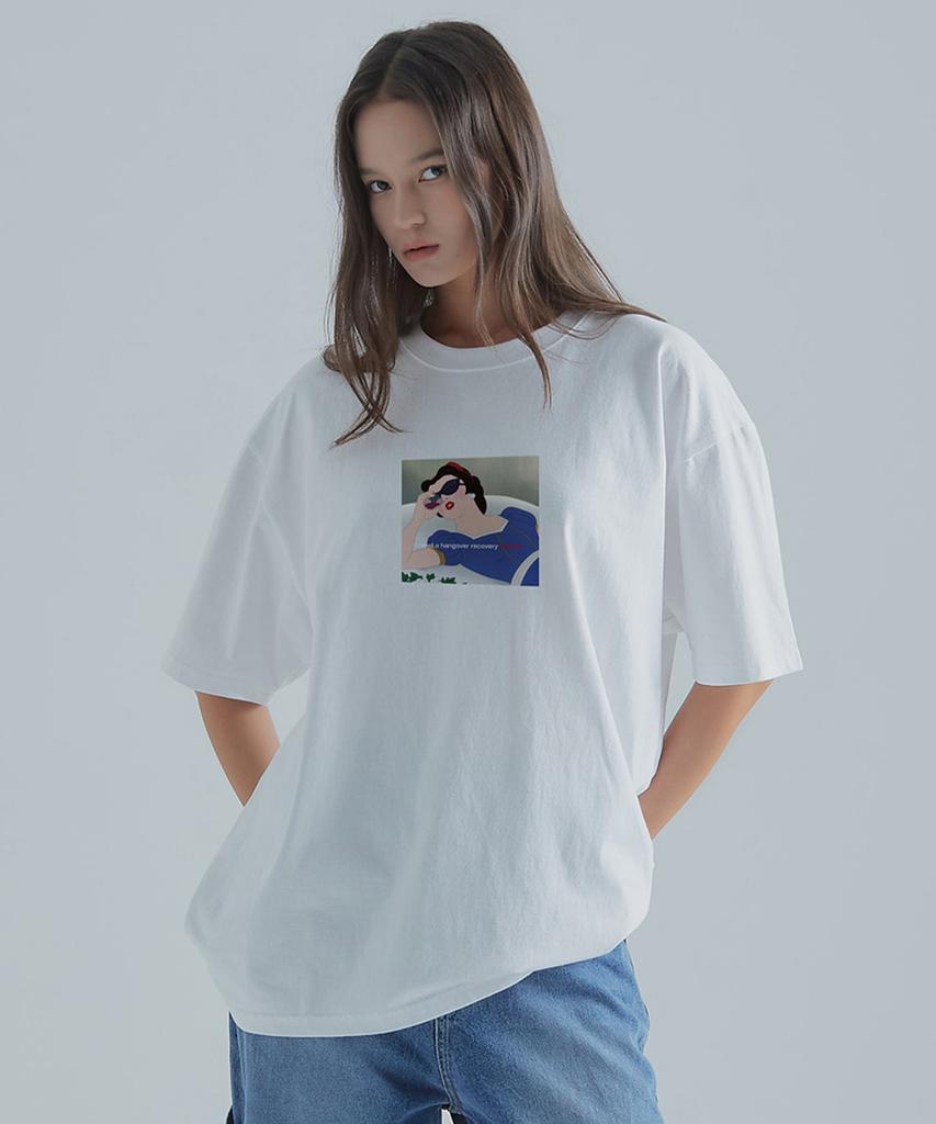 Peulaentigseobiseu Princess Graphic T-Shirt - White