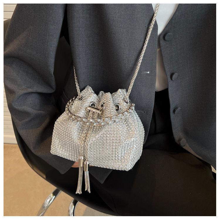 Fashion Solid Color Rhinestone Decoration Women Casual Shoulder Chain Bag For Street Style Womens Fashion