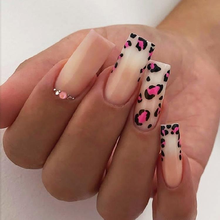 

24Pcs Press on Nail Coffin Glues on Nail French Fake Nail Designs False Nail Artificial Nail Gifts for Women Girls 1