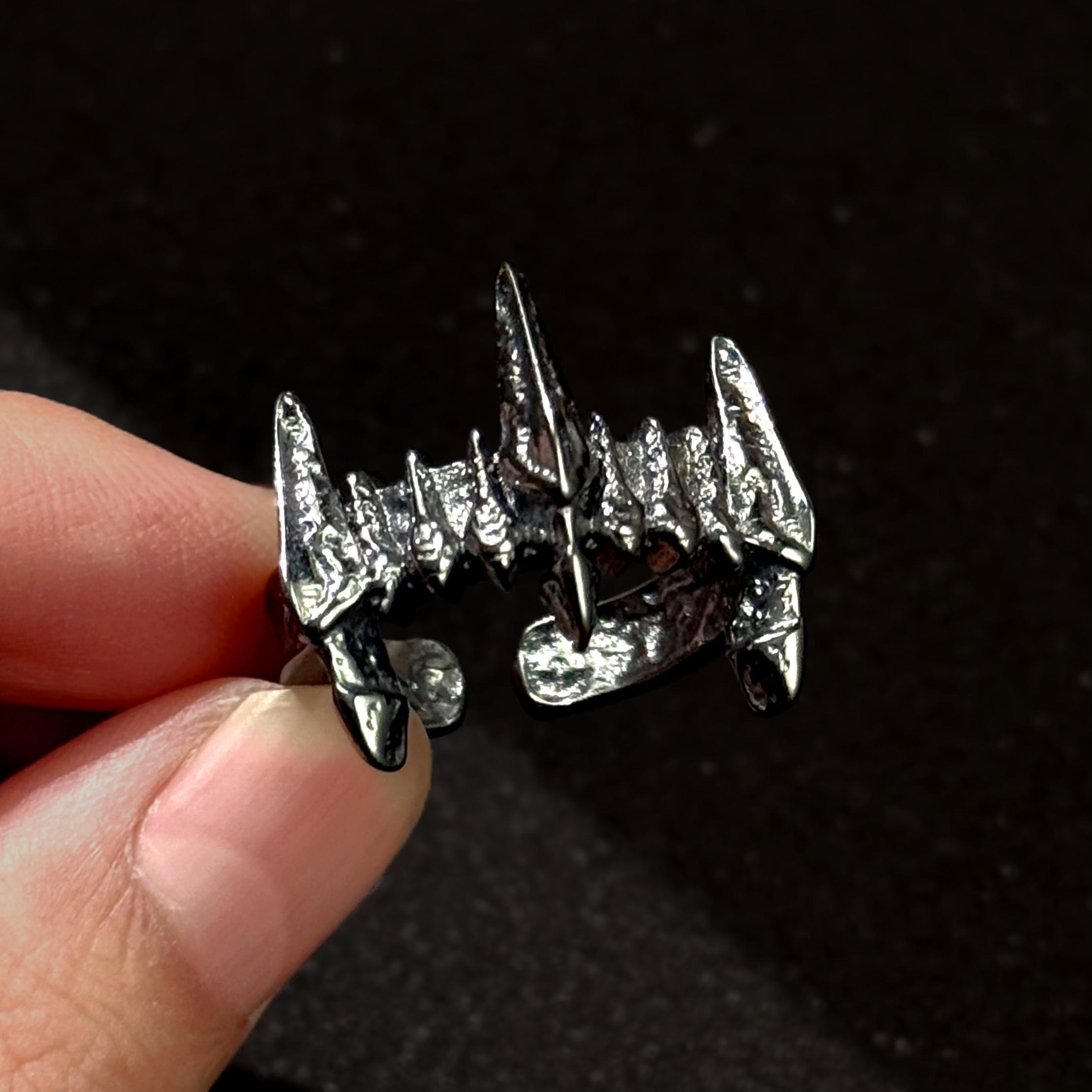 

Retro “Dark Overlord” Crown Adjustable Open Ring For Men Silver-plated Copper Punk Gothic Edgy Bikers Accessories Gift 9-13