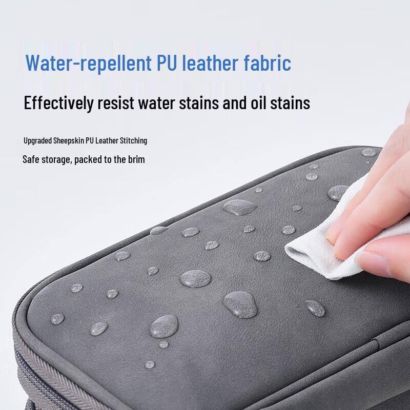 llano Dual-Layer Travel Tech Organizer