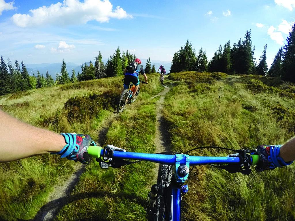 GoPro HERO7 White GoPro Hero 7 White Wearable Action Camera CHDHB-601-FW [Official GoPro]