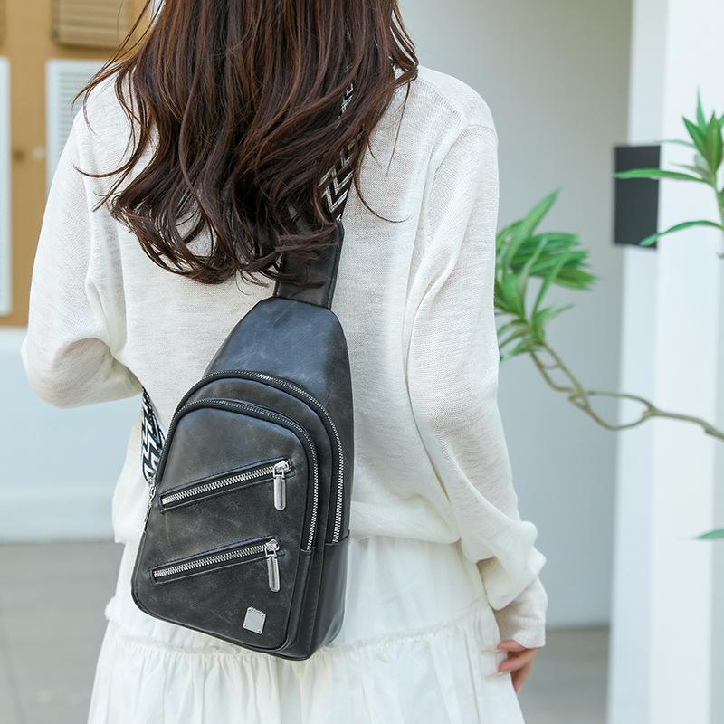 

Niche design shoulder bag women s new versatile messenger bag high-end versatile breast bag чёрный