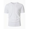 Herren Knopf-Henley-T-Shirt mit kurzen Ärmeln.