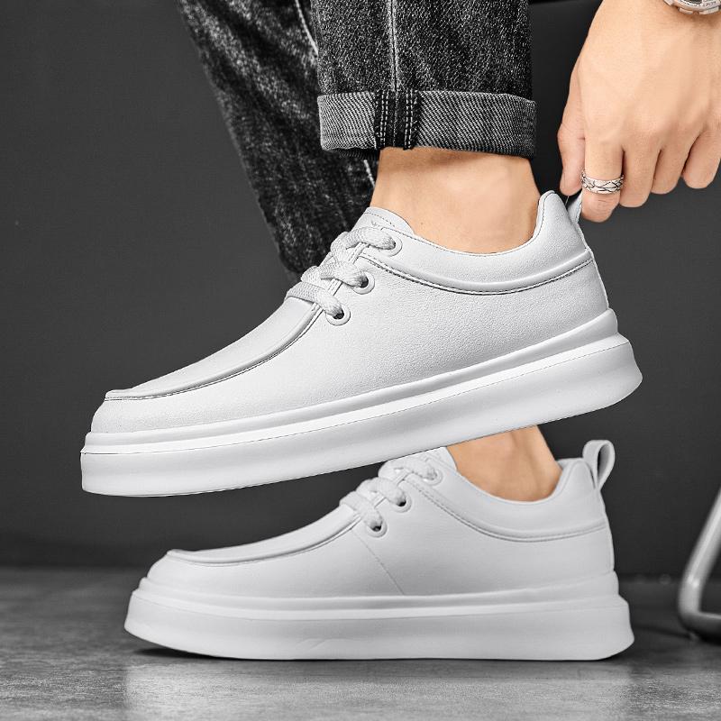 Casual men's shoes Classic black and white versatile style Daily office work leisure business comfortable and trendy sneakers