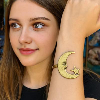 1/2Pcs Golden Star Moon Arm Cuff Bracelet Opening Adjustable Bangle with Irregular Hammer Texture Stackable Armband