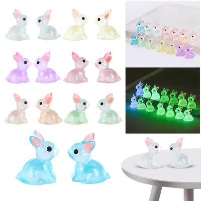 50 Peças Mini Coelho Luminoso de Resina 7 Cores Coelhinhos de Plástico Pequenos Mini Estátua de Coelho para Enchimentos de Ovos de Páscoa Decoração de Jardim de Fadas