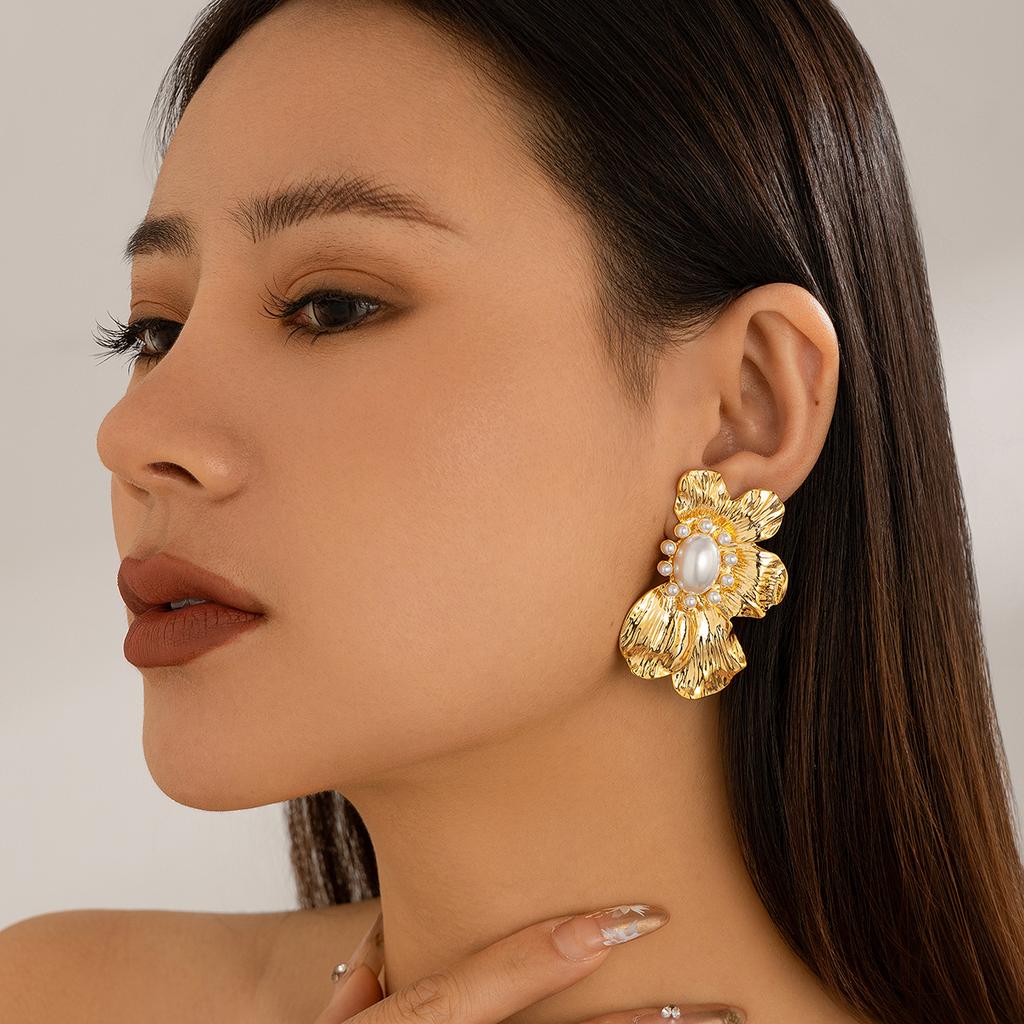 IngeSight.Z Vintage Metal Imitation Pearl Flower Stud Earrings for Women Charm Party Dinner Earrings Ear Jewelry Accessories