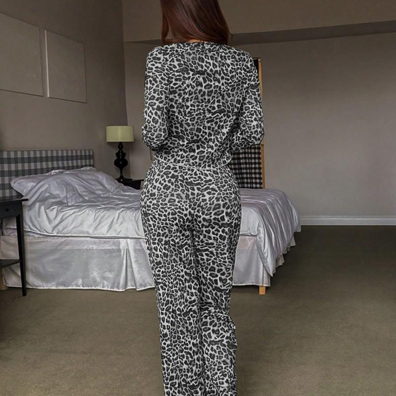 Womens Leopard Print V-Neck Short Crop Pajama Set Long Sleeve Top Pants Comfortable Lounge Wear