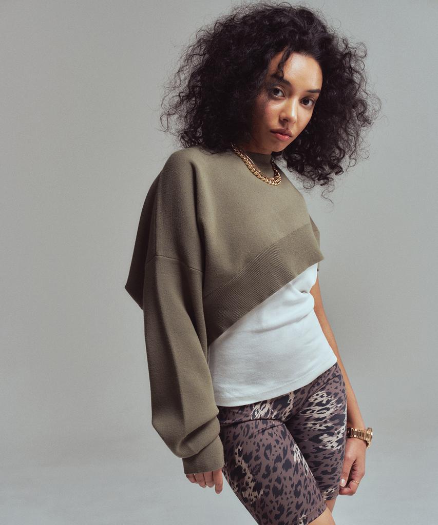 ERER [Un] Diagonal Crop Knit Khaki
