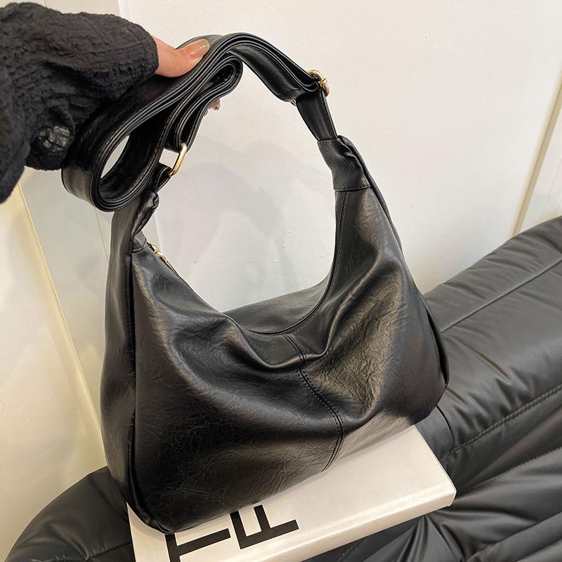 

Ретро сумка-мессенджер женская 2025 новая трендовая версия сумка-тоут большая вместимость сумка на плечо женская сумка чёрный