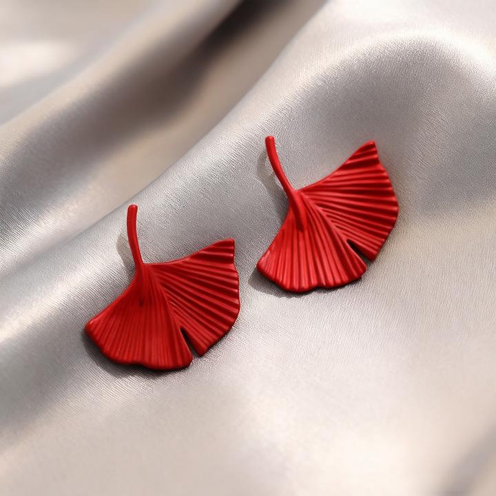 Maillard Coffee Color Amber Earrings Women's Autumn and Winter High-end Commuter Style Earrings Light Luxury Niche Design Earrings