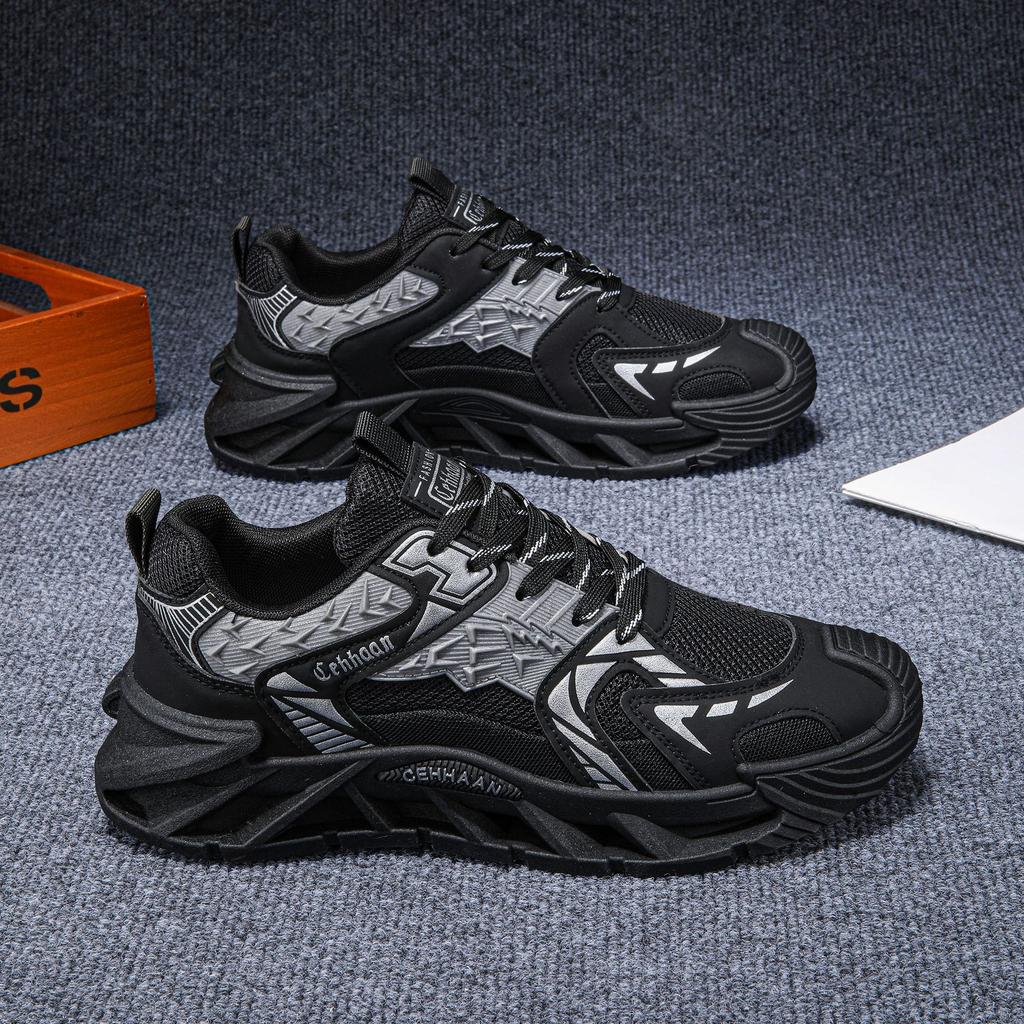 2025 New Summer Mesh Breathable Thin Trend Versatile Sports and Leisure Shoes Dad Shoes Silver Fashion Men's Shoes
