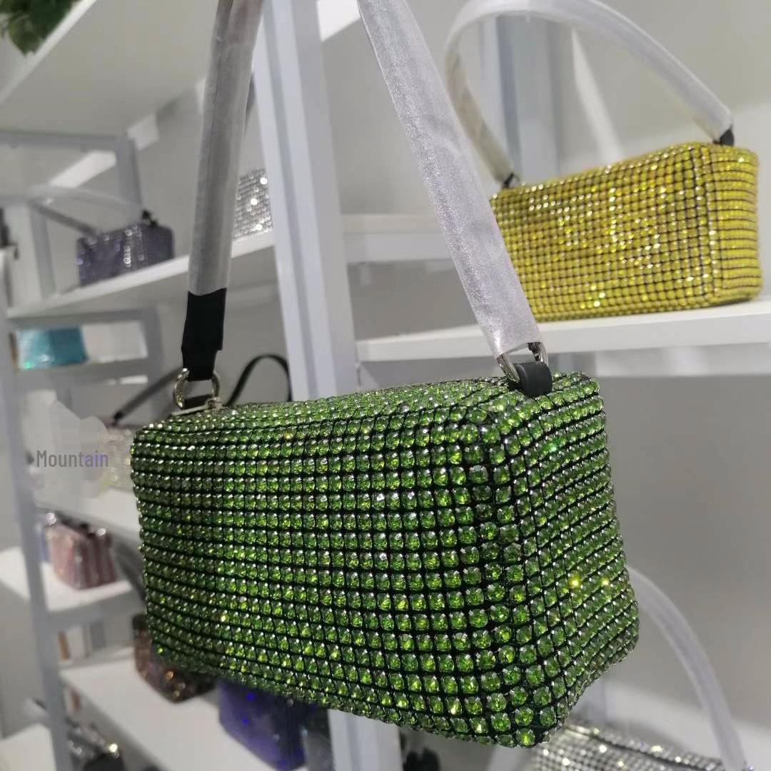 

Женская квадратная мини-сумка Diamond 2024: Натуральная кожа, модная цепочка в виде змеиной кости, универсальный дизайн через плечо. 18cm Large Diamond Bag