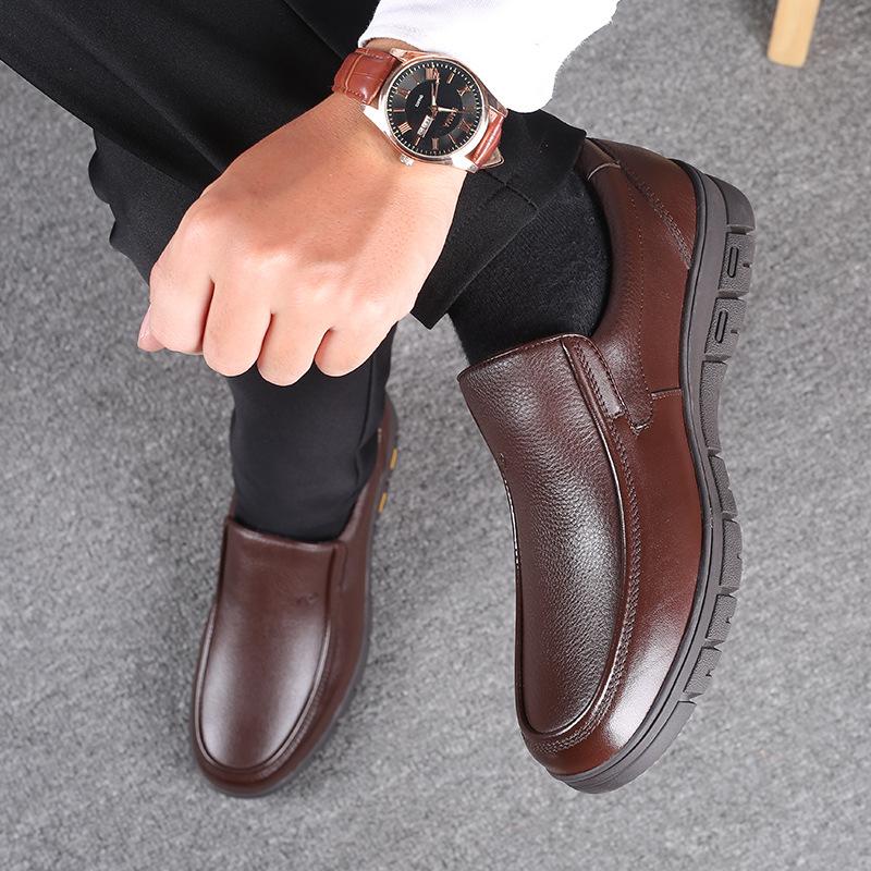 Fashion New High Quality Soft Cow Leather Men's Shoes Man Brown Business Dress Shoes Classic Round Toe Moccasins Zapatos Hombre