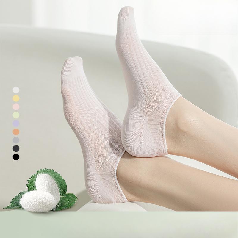 

Female Summer Thin Antibacterial Antiodor Silicone Non Skid Breathable Boat Socks 1 pair білий