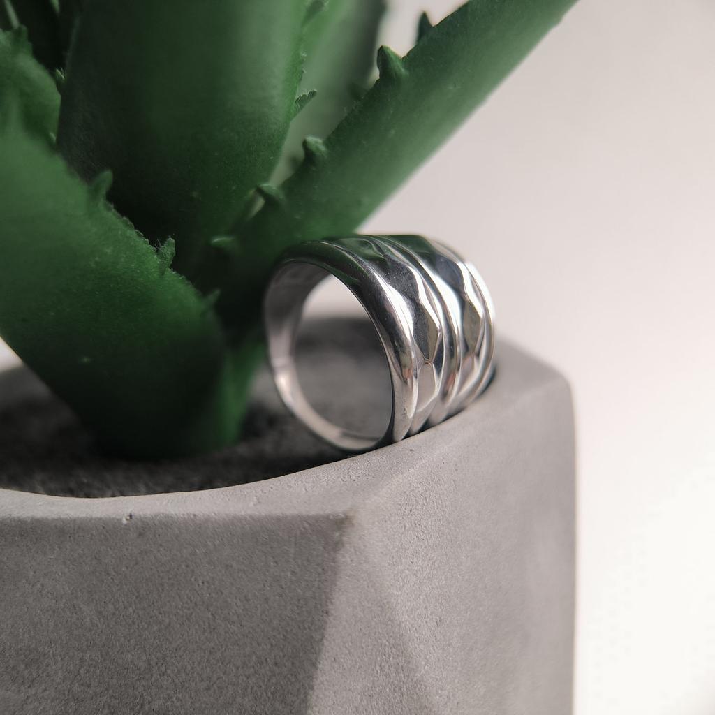 Серебряное кольцо с без камней, вес изделия 5,97 гр (2199120)