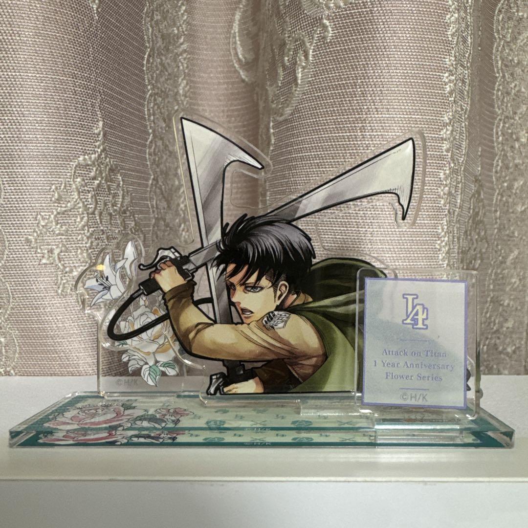 

[USED] Final Price Drop! Attack on Titan Captain Levi Acrylic Stand
