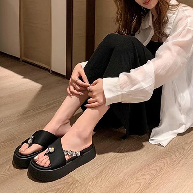 2025 neue kleine Größe 313233 Kakaopuffs, Strasssteine, Füße, Plateausandalen für den Strand, Damensandalen für den Sommer