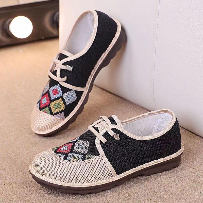 New Cloth Shoes Embroidered Women's Shoes Non-slip Soft-soled Shoes Retro Flat-soled Single Shoes