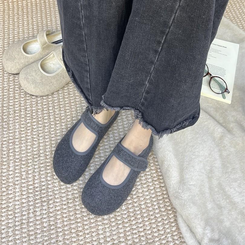Women's flat shoes outside 2025 autumn and winter new ugly cute Velcro soft sole shallow mouth bag head Mary Jane shoes lazy shoes