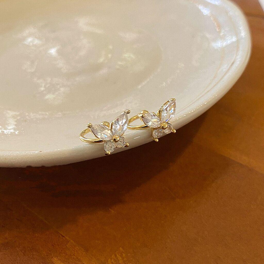 

Элегантные цирконовые клипсы-каффы в виде бабочек без прокола - Роскошный нишевый дизайн для козелка женского уха