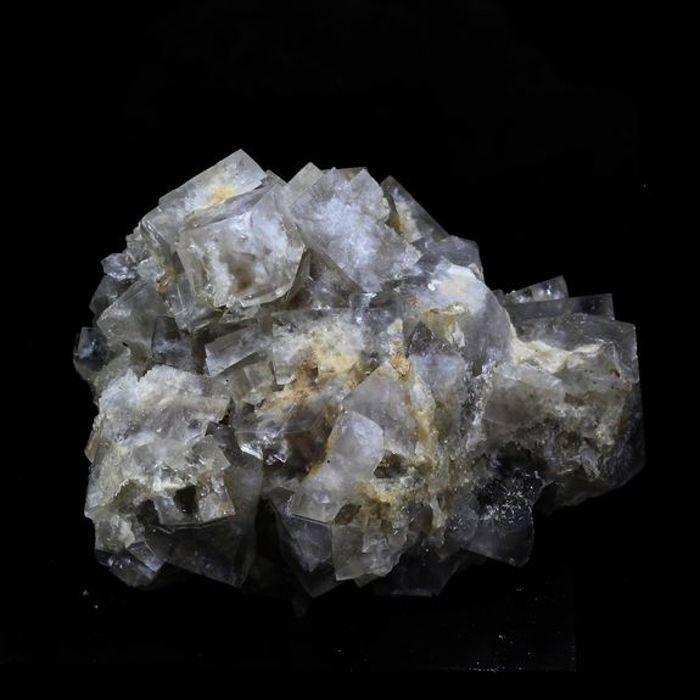 Pierres et Minéraux. Fluorite. 334.0 ct. Plats, Ardèche, France.