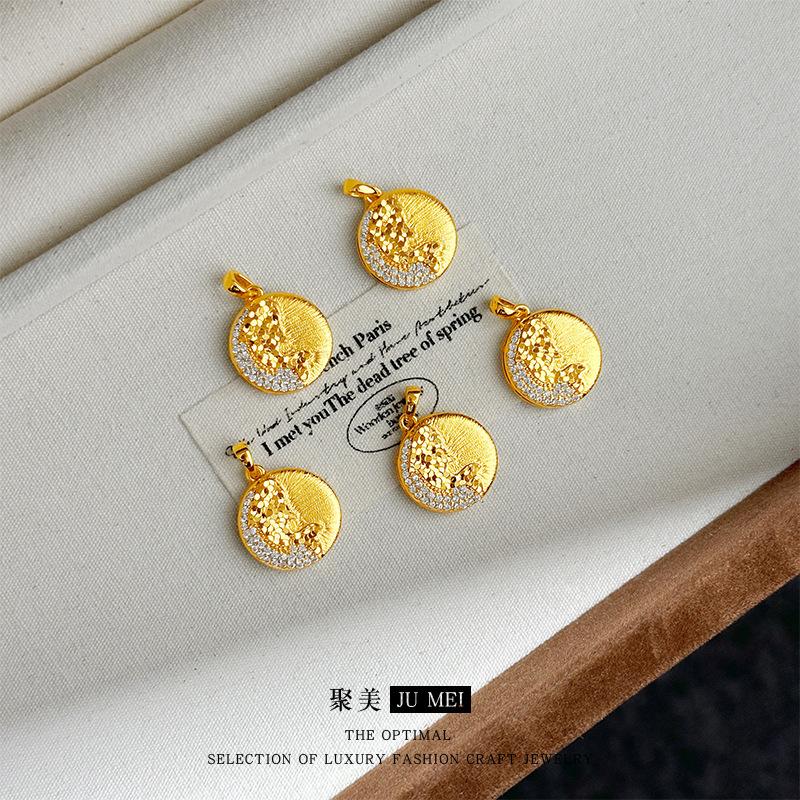 

brushed medieval style point diamond crushed ice pattern whale pendant, sand gold women s high-end collarbone necklace