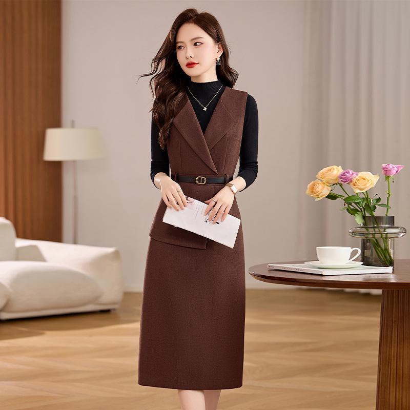 Set Vestă Tricotată & Rochie Lungă de Modă Femei Primăvara Devreme 2025