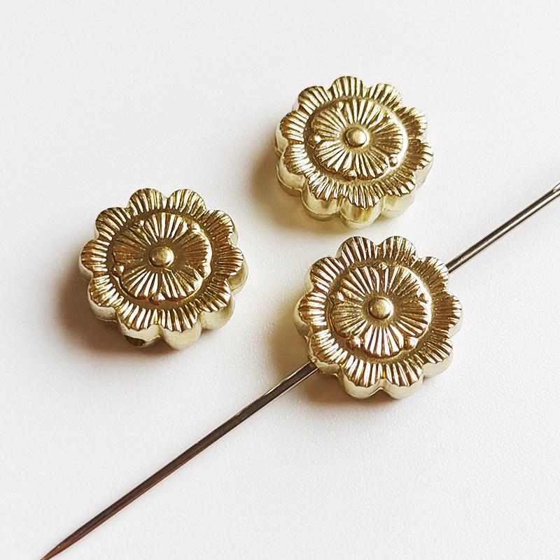 

Acrylic Gold & Silver Pumpkin Flat Beads with Leaves - DIY Magic Mirror Beading Accessories