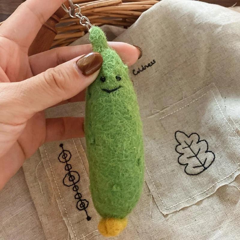 Eco-Friendly Felt Green Vegetable Keychain Adorable Lightweight Bag Pendant Schoolbag Ornament for Students Daily Use