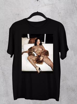 Rihanna Graphic For Fans T-shirt Size S-5XL