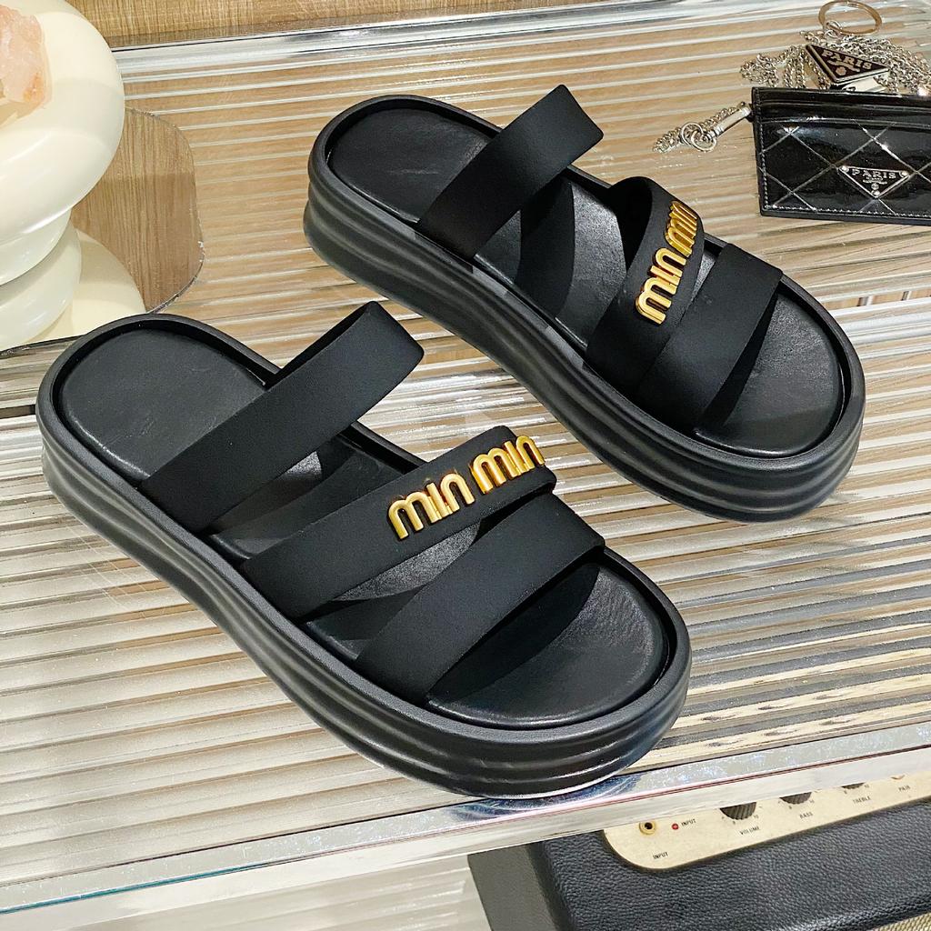 Simple and Thick Bottomed Open-toe Beach Shoes for Women New Round Toe Fashionable Versatile Anti-skid Shoes