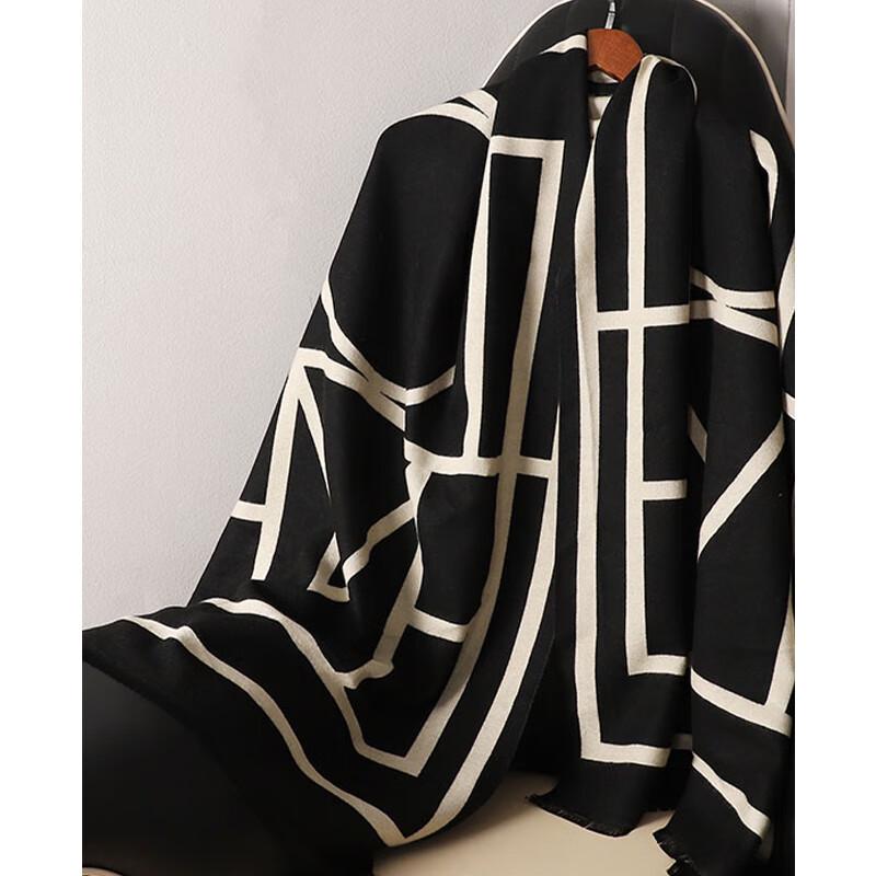 VICTORIA&VERA Frayed Edge Geometric Pattern Scarf