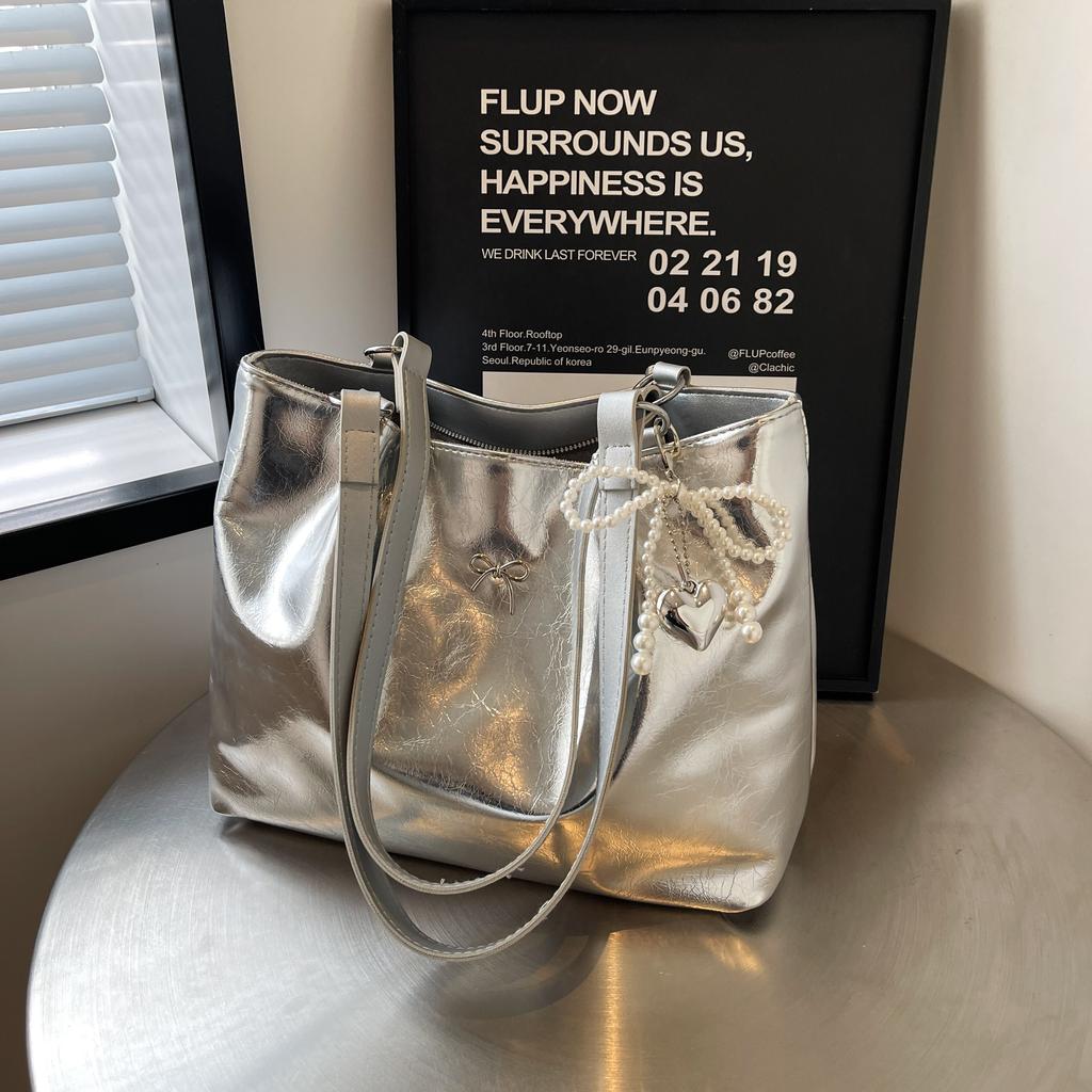 Leisure Commuting Large Capacity Bag for Women  New High-end Shoulder Bag, Fashionable Handheld Tote Bag