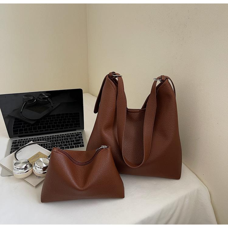 Casual Commuter Tote Bag Korean Version Niche This Year Popular Large-capacity Texture Versatile Single Shoulder Underarm Temperament Women's Bag