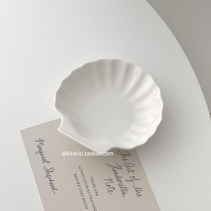 Белая керамическая ракушка-подставка: Держатель для ключей, Подставка для украшений, Подсвечник и Украшение.