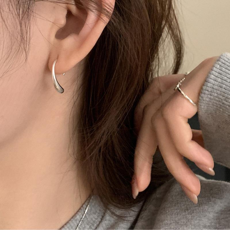 Simple Minimalist Style Water Drop Ear Hook Earrings Girls Light Luxury Niche Senior Sense Temperament Versatile New Earrings Ambience Back To School
