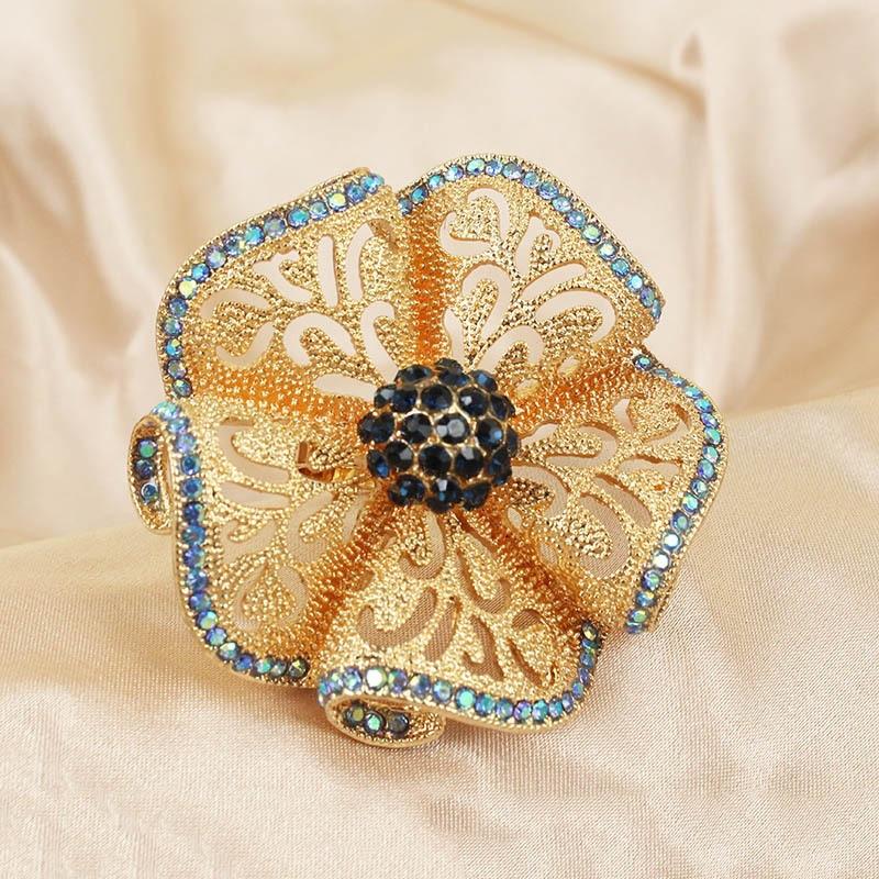 New high-end diamond inlaid flower opening ring with noble temperament, retro hollowed out diamond inlaid flower