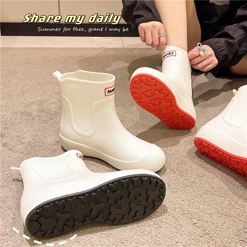 Rain shoes women's new medium tube casual versatile couple rain boots non-slip and wear-resistant fashion warm outer water boots overshoes