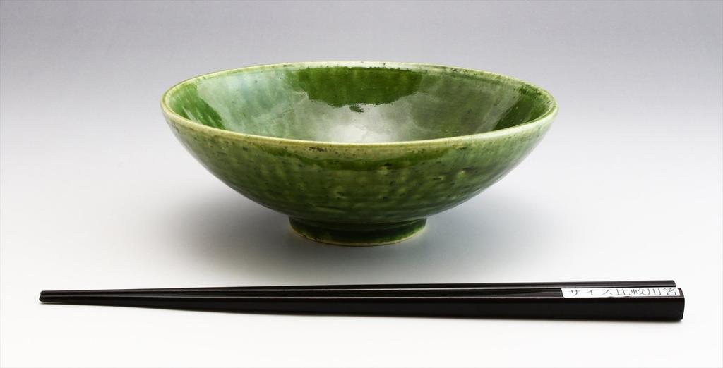 Mino ware Tanzan kiln "Vivid green" bowl, small dish, plate, flat bowl, simmered dish bowl, salad bowl, pot, Oribe 15cm green 143-0014