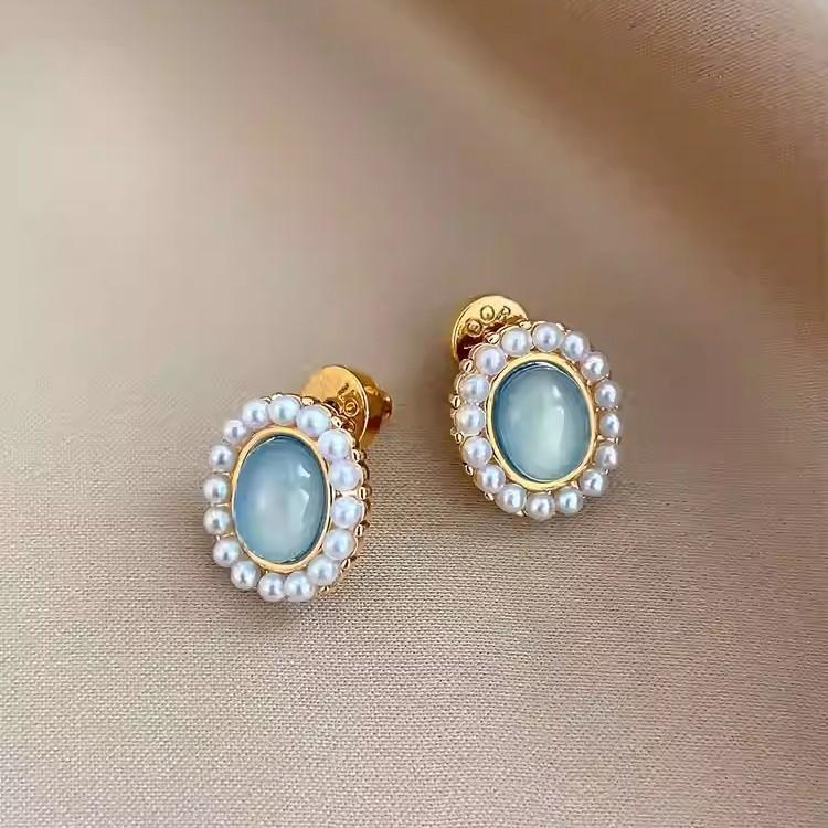 

Round French Xiaoxiangfeng Premium Sense Geometric Opal Earrings Light Luxury Accessories Versatile Factory
