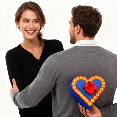 Scatola Regalo Fastidiosa a Forma di Cuore d'Amore con Viti Stampa 3D Puzzle di Natale Scatola Regalo Astuccio Scherzo Decorazione Desktop UfficioCasa Ornamento Scherzo Regalo Gag