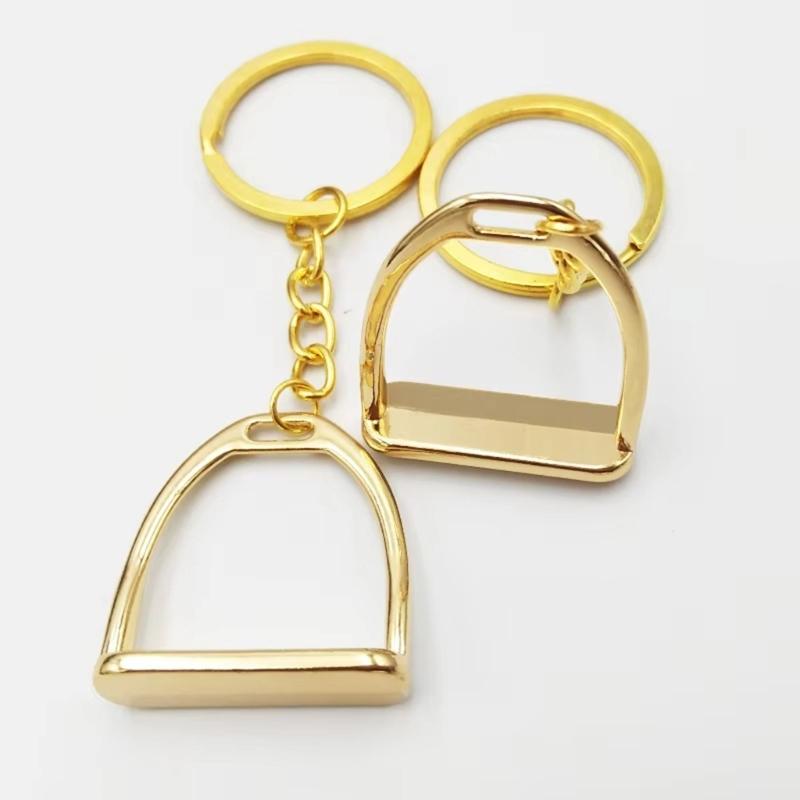 Equestrian Charm Keychain Stirrup Key Pendant with Snaffle Bit Designs Alloy Texture Key Rings Suitable for Horse Lovers