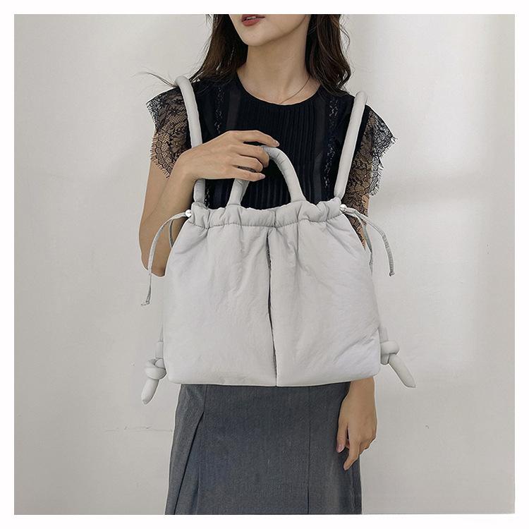 Damen Casual Einzelschultertasche Große Kapazität Nyl Rucksack Damen Daunenbaumwolle Winter Tragetasche Tragbare Make-up Handtasche