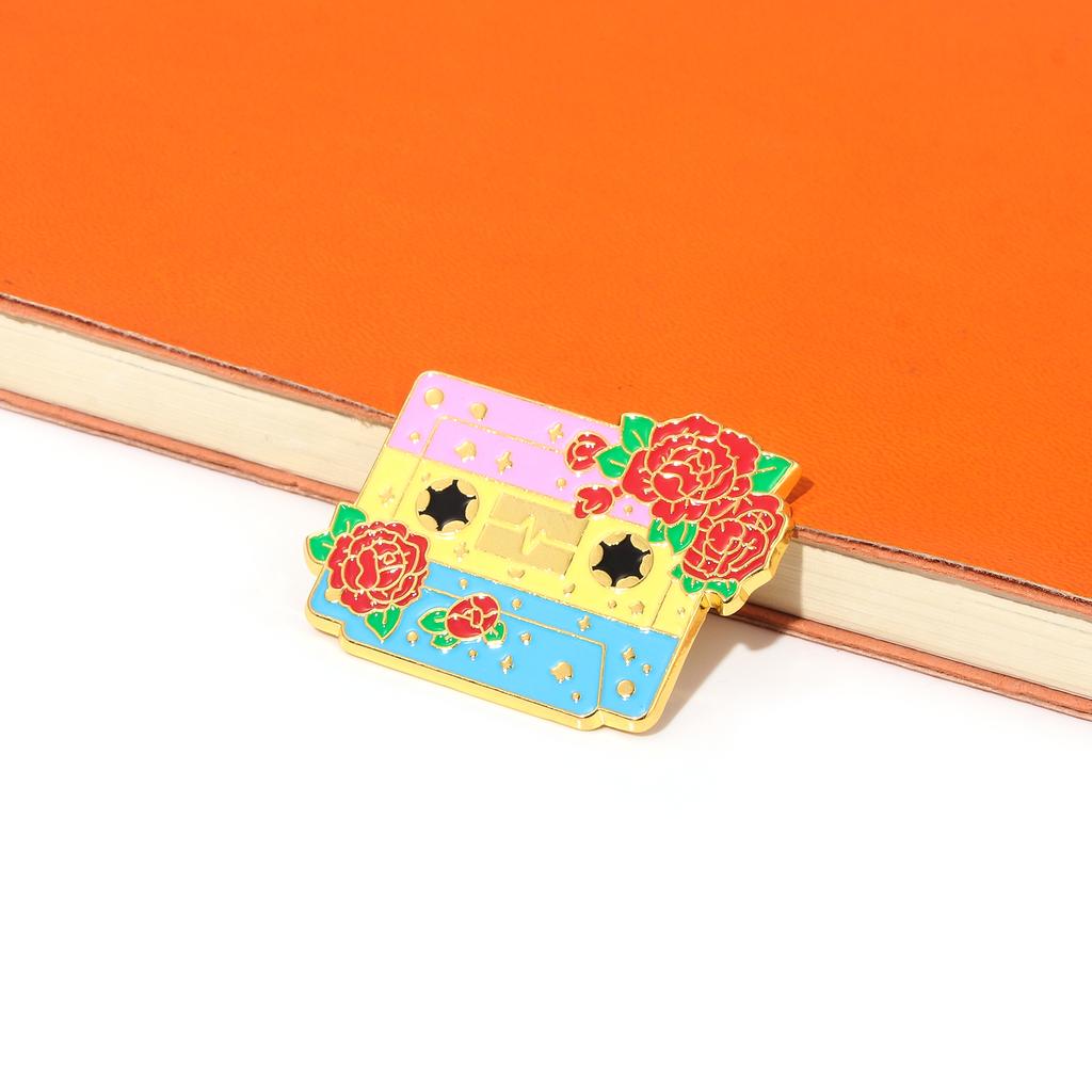 Fashion Flower Cassette Radio Tapes Enamel Brooch Retro Pride Badge Pin Women Men Hats Bags Lapel Decoration Gift Accessories