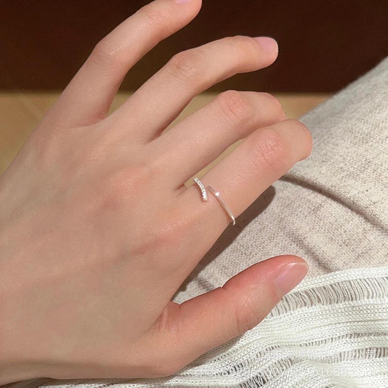 Exquisite Silver Women's Plain Band Ring - 2026 Fashionable Niche Design for Index Finger