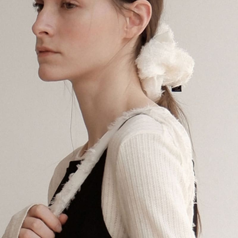 

для резинки для волос с кружевом и цветами_Большая_Кремовая free