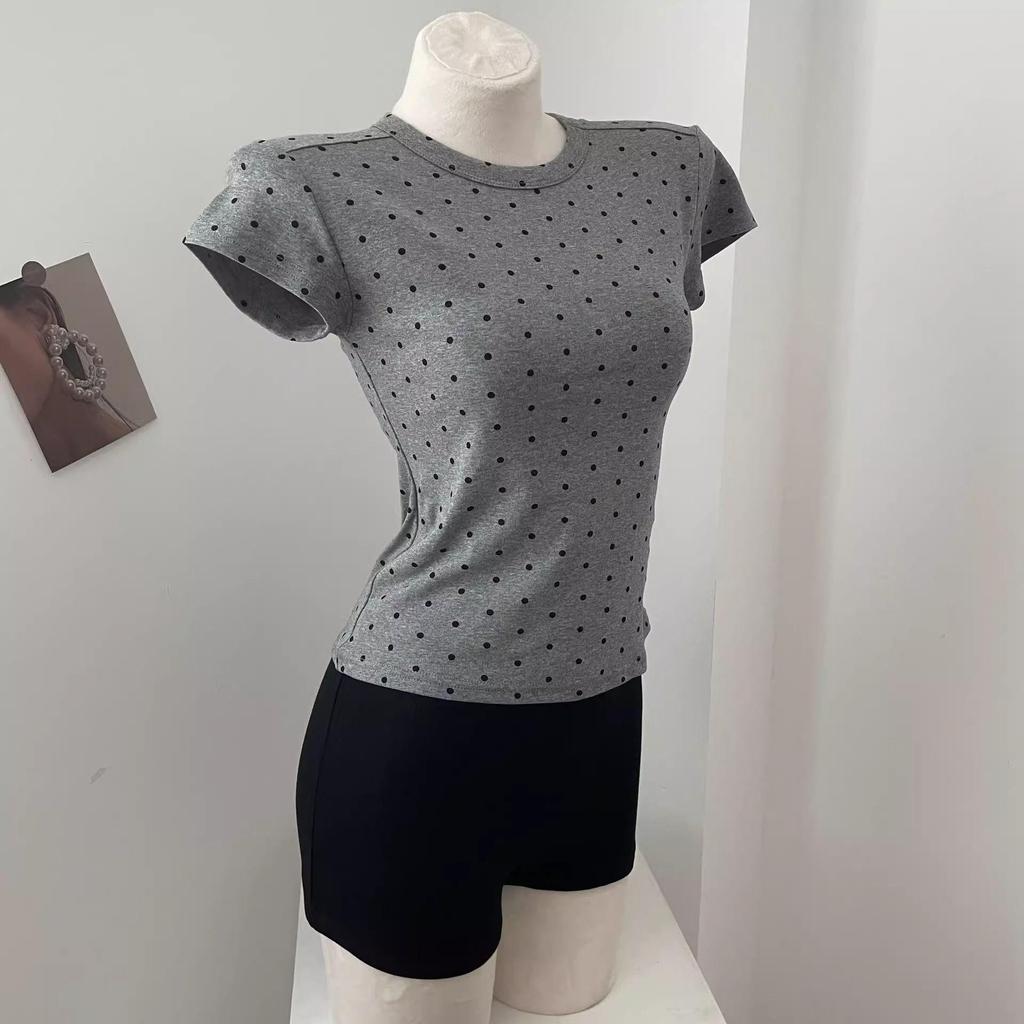 Dámské šedé tričko s krátkým rukávem a puntíky - Nový letní styl 2025